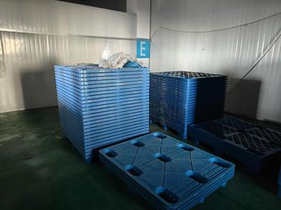 一批塑料加厚叉车托盘、金属货架进行公开转让